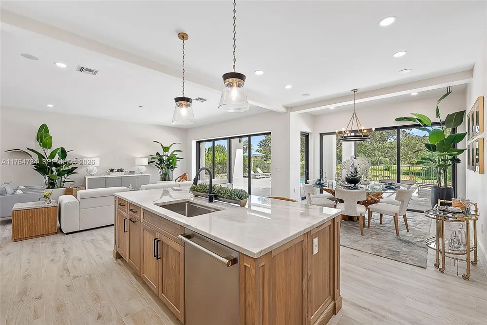 325 Fairway Tequesta, FL 33469