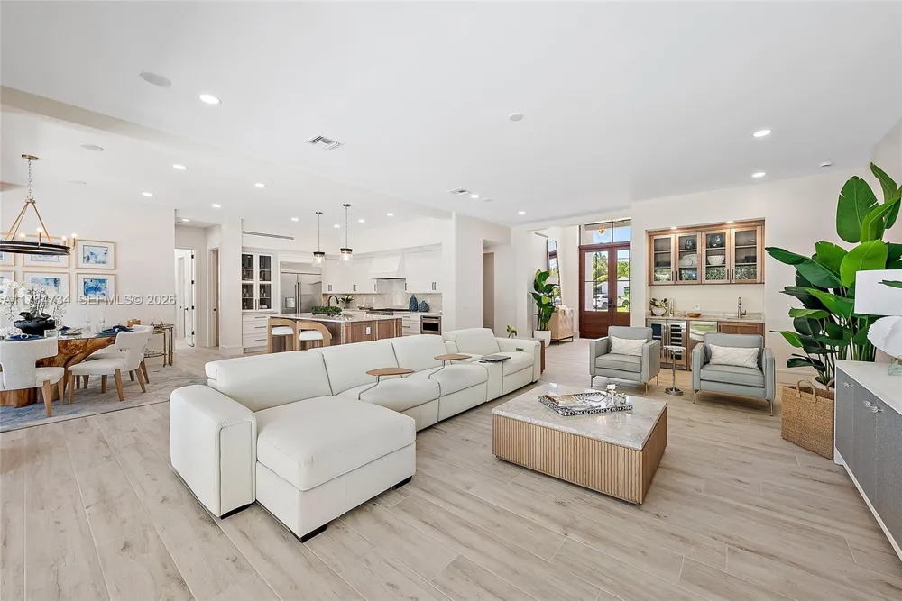 325 Fairway Tequesta, FL 33469