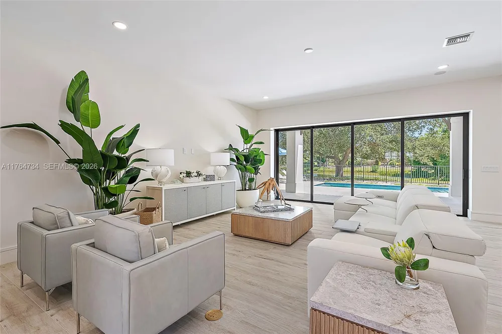 325 Fairway Tequesta, FL 33469