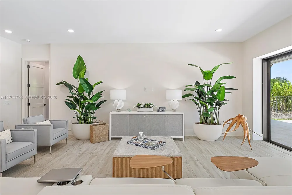 325 Fairway Tequesta, FL 33469