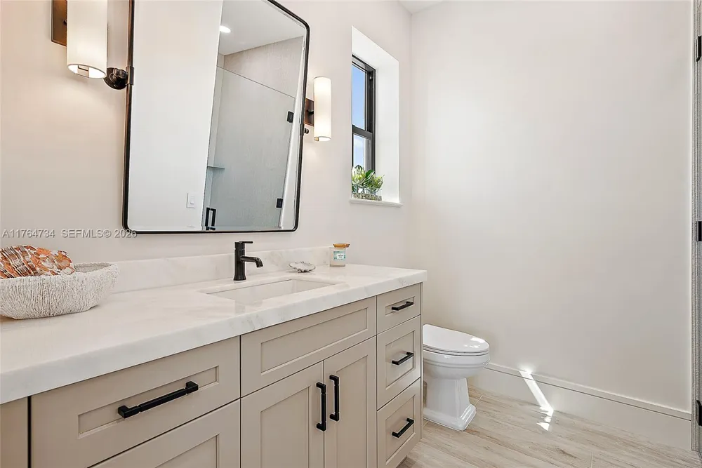 325 Fairway Tequesta, FL 33469