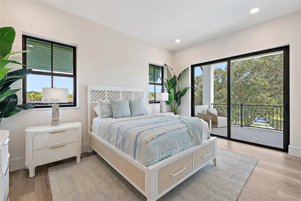 325 Fairway Tequesta, FL 33469