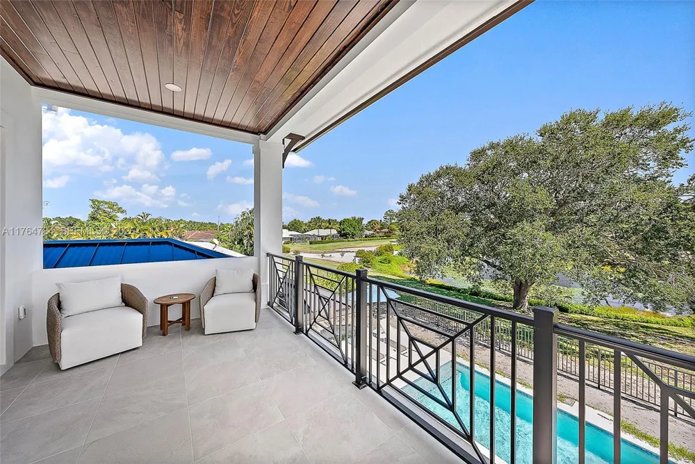 325 Fairway Tequesta, FL 33469