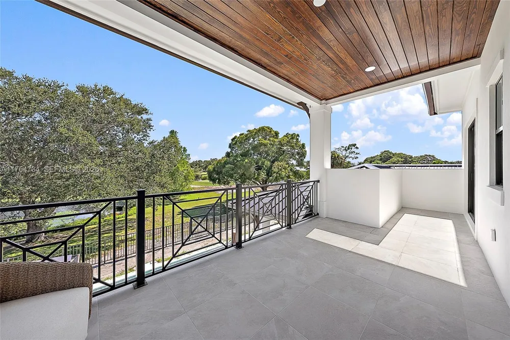 325 Fairway Tequesta, FL 33469