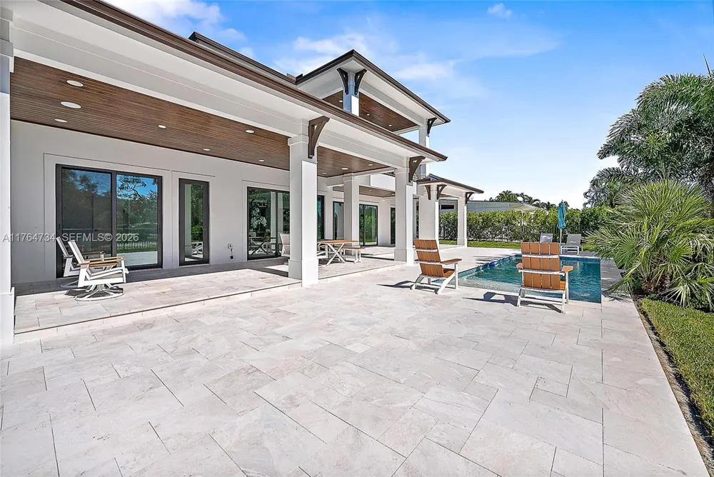 325 Fairway Tequesta, FL 33469