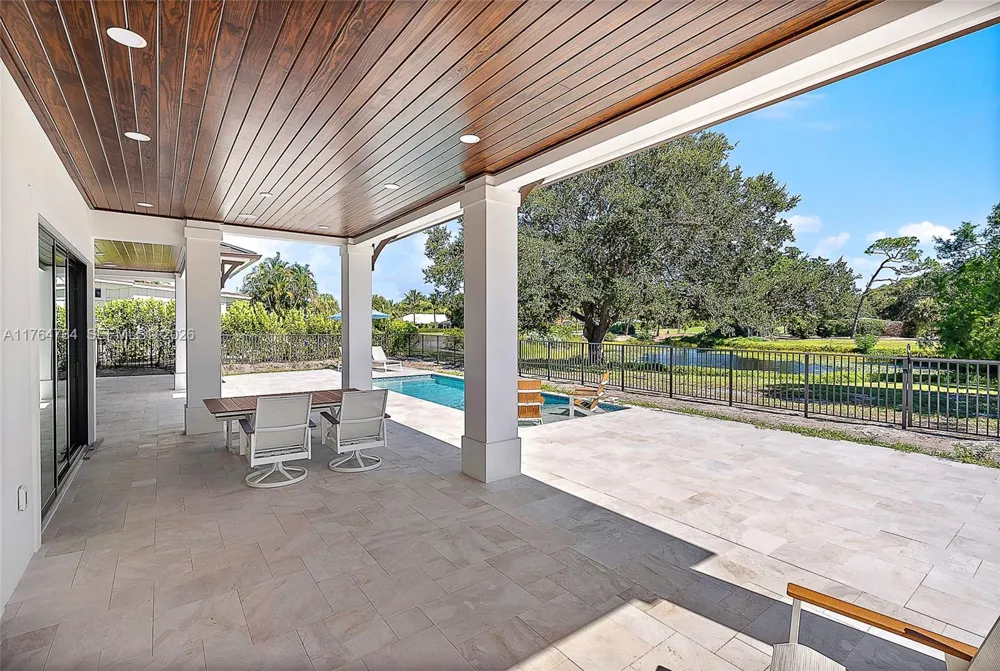 325 Fairway Tequesta, FL 33469