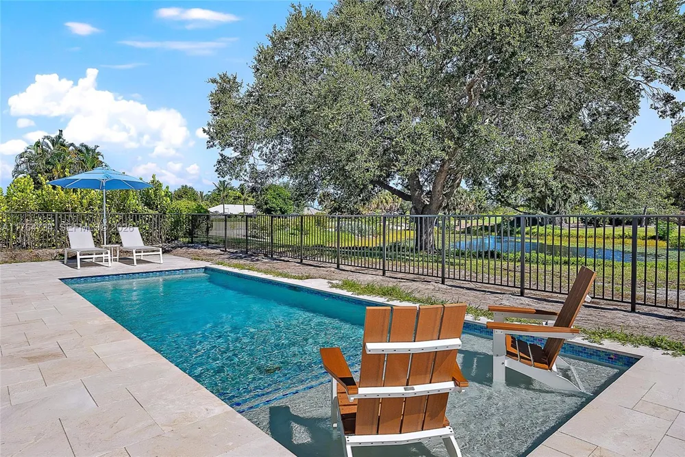 325 Fairway Tequesta, FL 33469