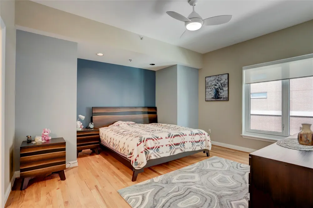 2520 Robinhood Street #1008 Houston, TX 77005