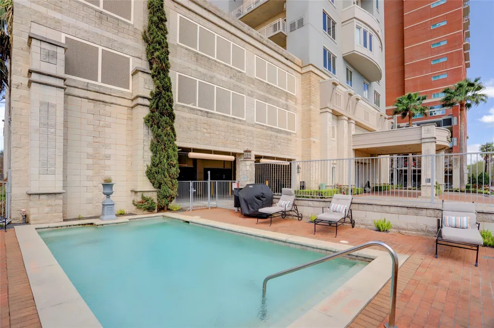 2520 Robinhood Street #1008 Houston, TX 77005