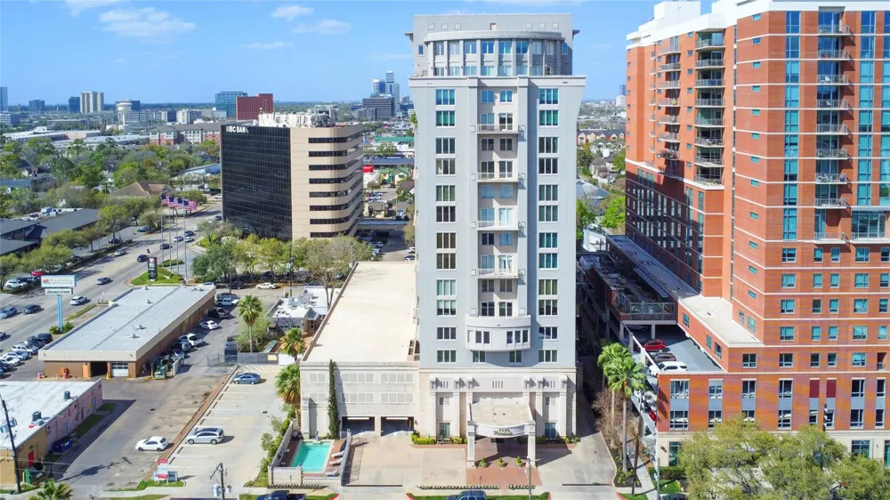2520 Robinhood Street #1008 Houston, TX 77005