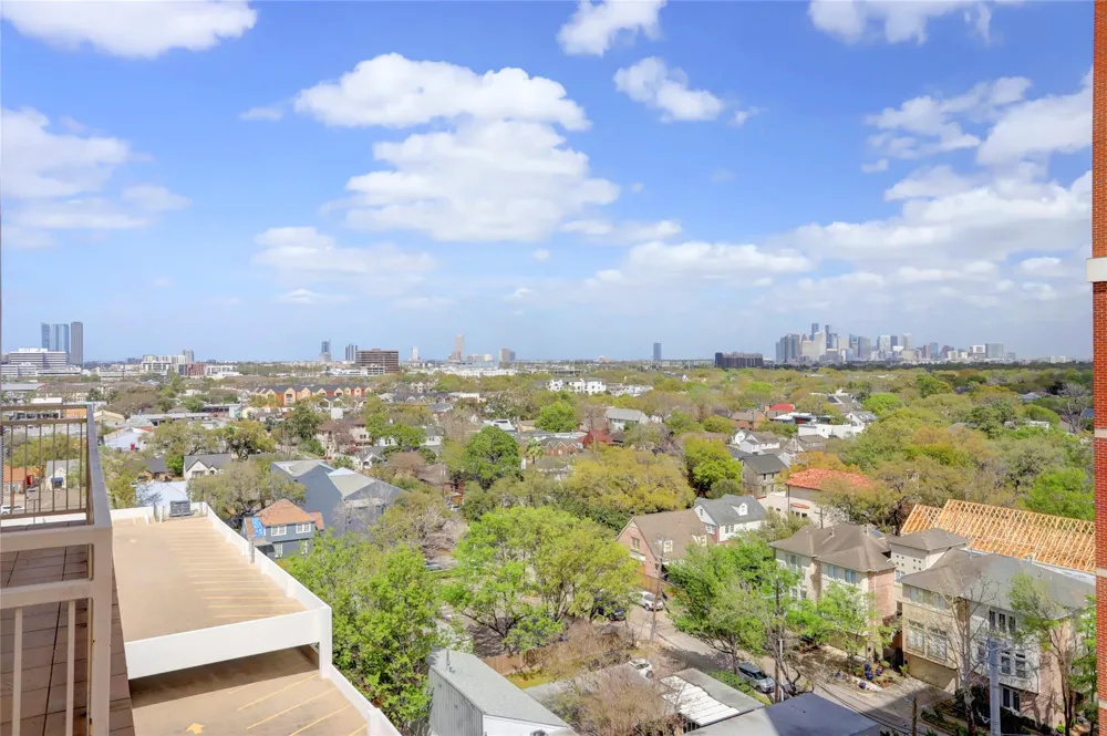 2520 Robinhood Street #1008 Houston, TX 77005