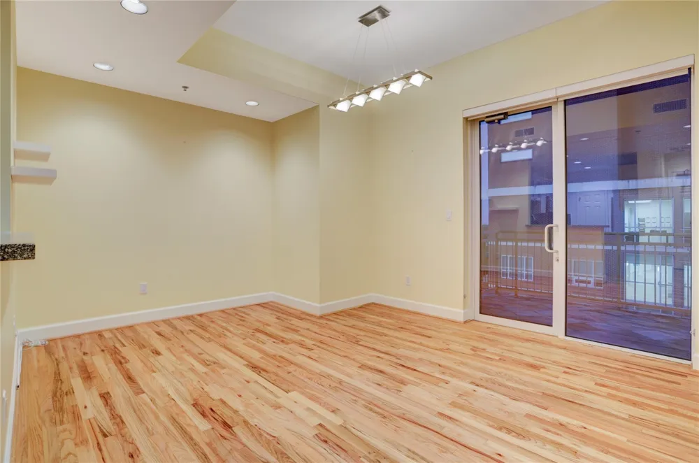 2520 Robinhood Street #1008 Houston, TX 77005