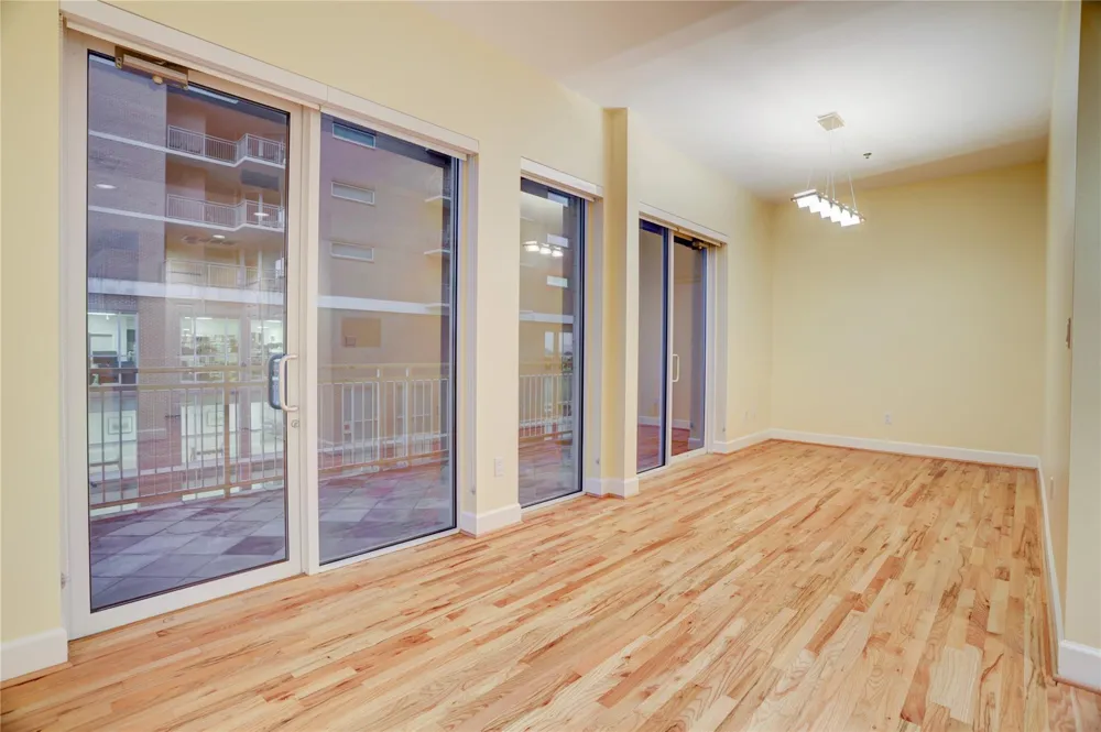 2520 Robinhood Street #1008 Houston, TX 77005