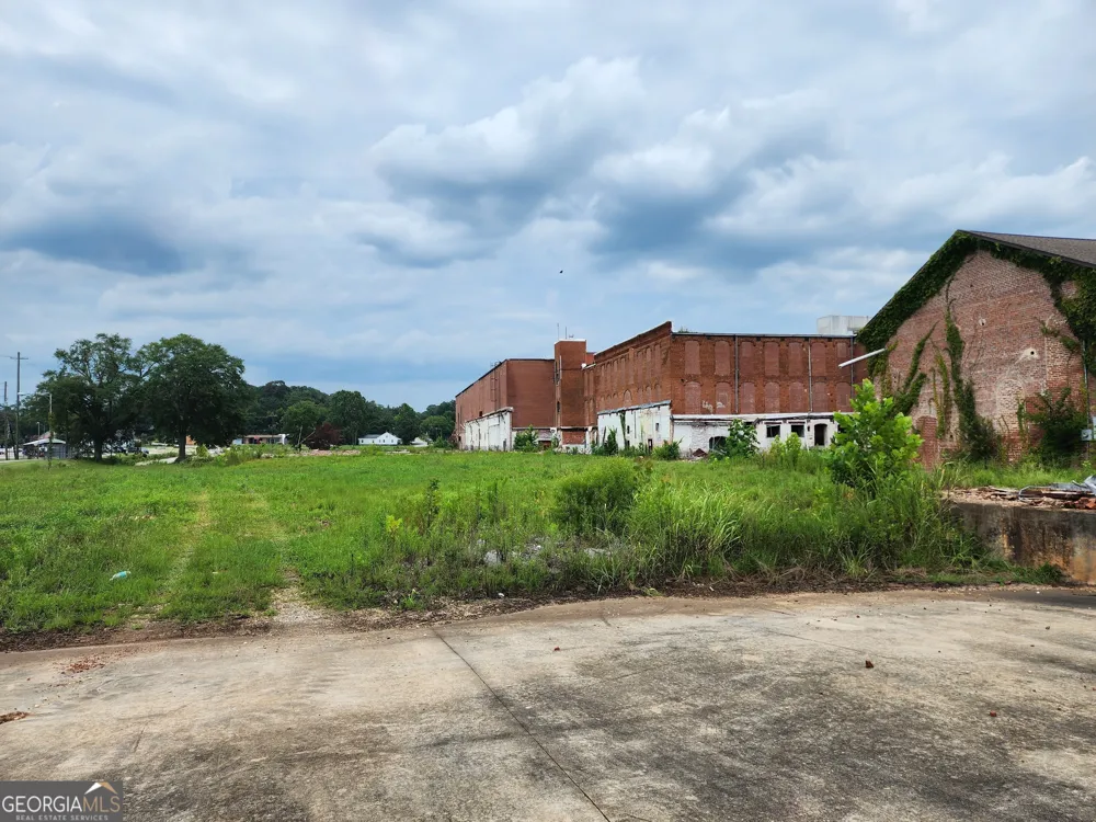 20TH &59TH 20th & 59 th Valley, AL 36854