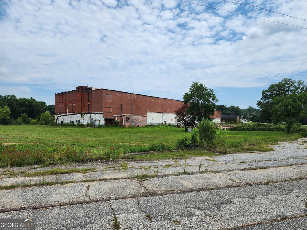 20TH &59TH 20th & 59 th Valley, AL 36854