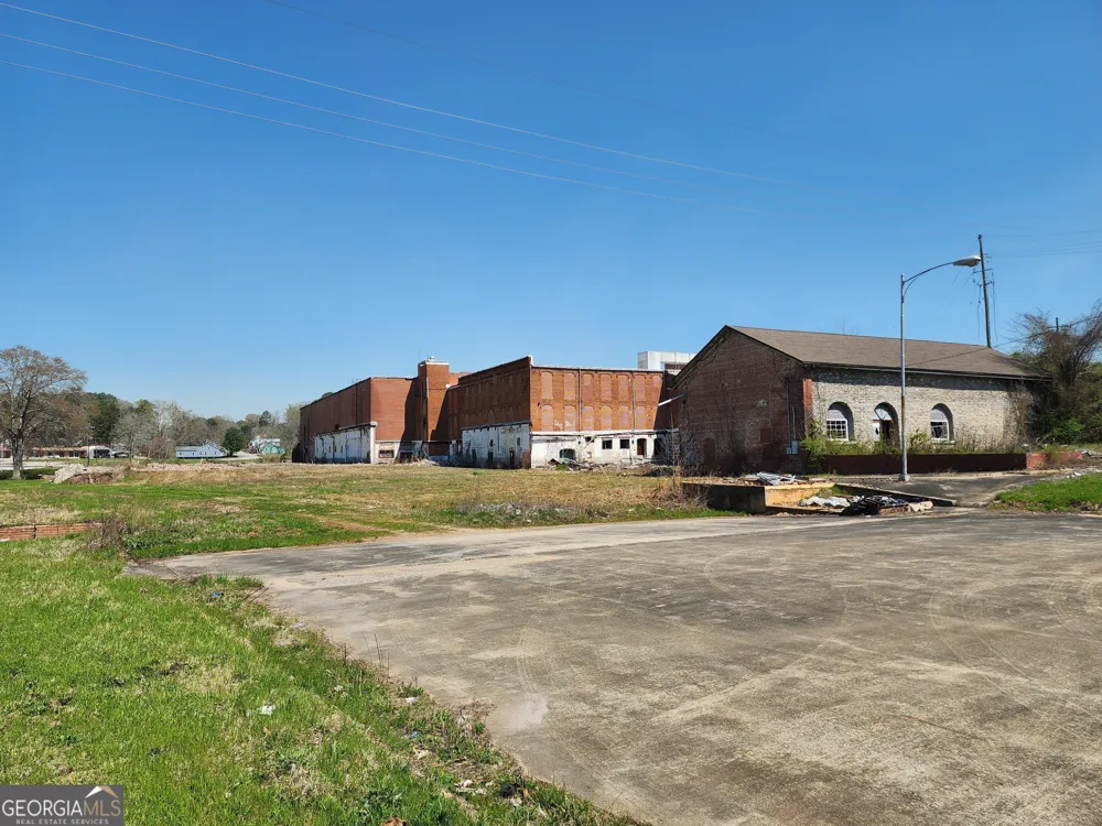 20TH &59TH 20th & 59 th Valley, AL 36854