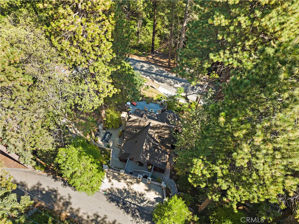400 Cottage Grove Road Lake Arrowhead, CA 92352