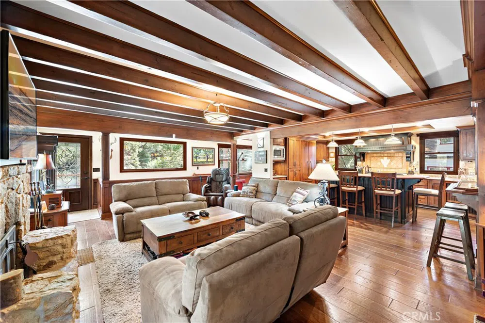 400 Cottage Grove Road Lake Arrowhead, CA 92352