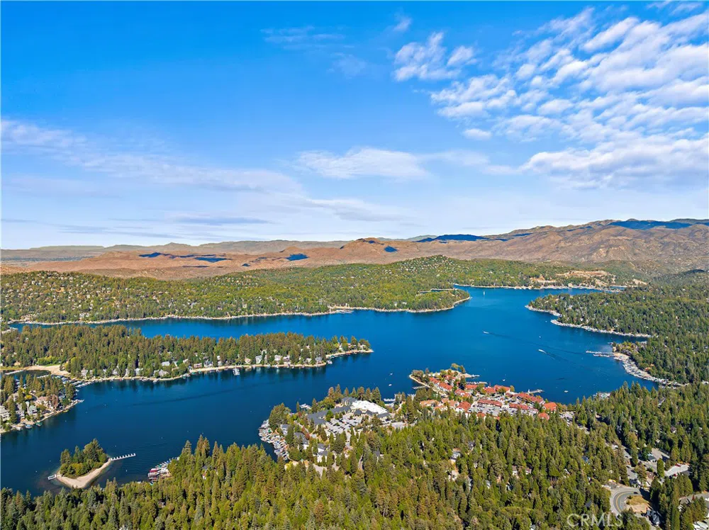 400 Cottage Grove Road Lake Arrowhead, CA 92352