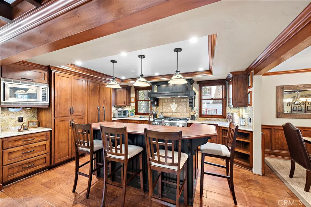 400 Cottage Grove Road Lake Arrowhead, CA 92352