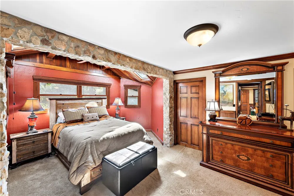 400 Cottage Grove Road Lake Arrowhead, CA 92352