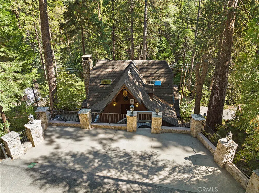 400 Cottage Grove Road Lake Arrowhead, CA 92352