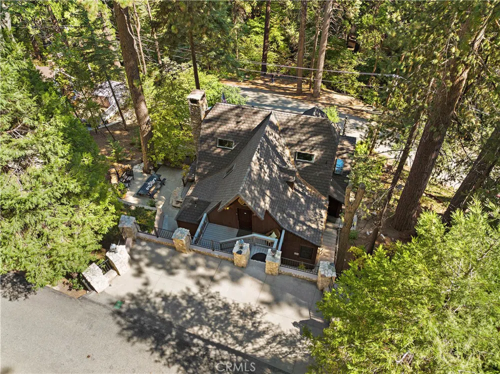 400 Cottage Grove Road Lake Arrowhead, CA 92352
