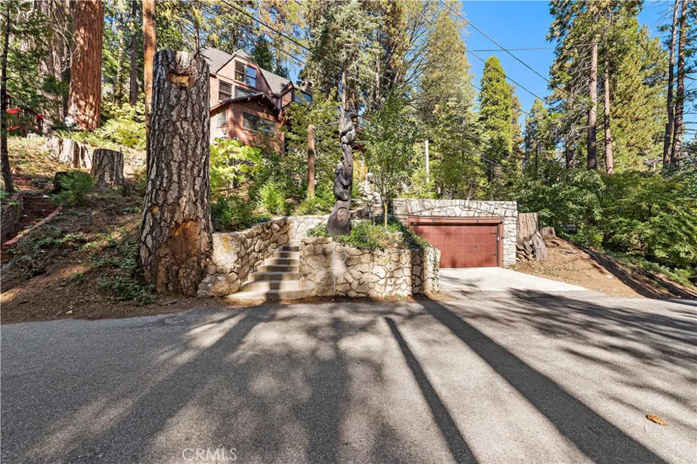 400 Cottage Grove Road Lake Arrowhead, CA 92352