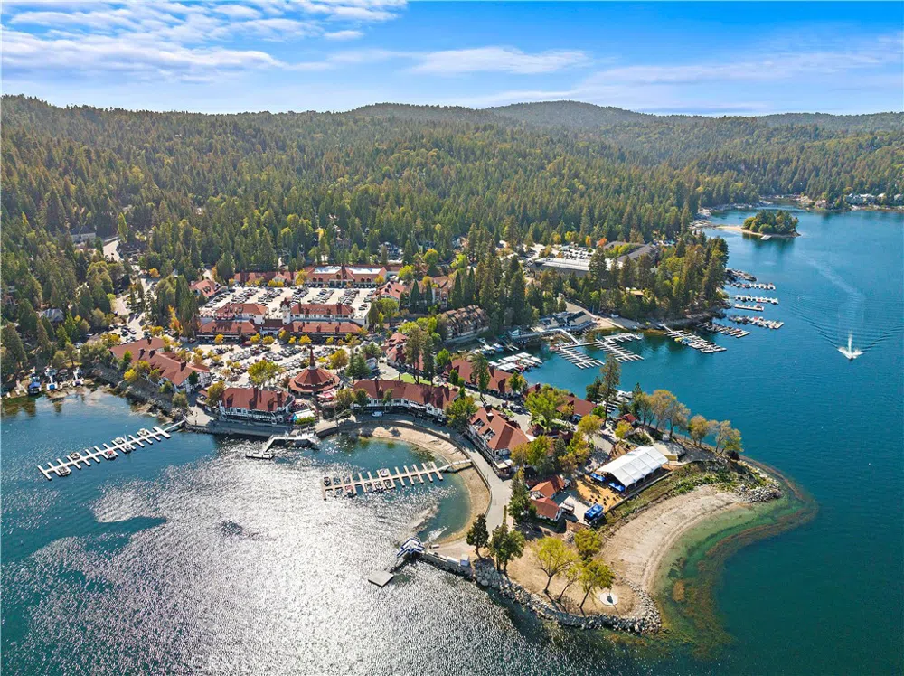 400 Cottage Grove Road Lake Arrowhead, CA 92352