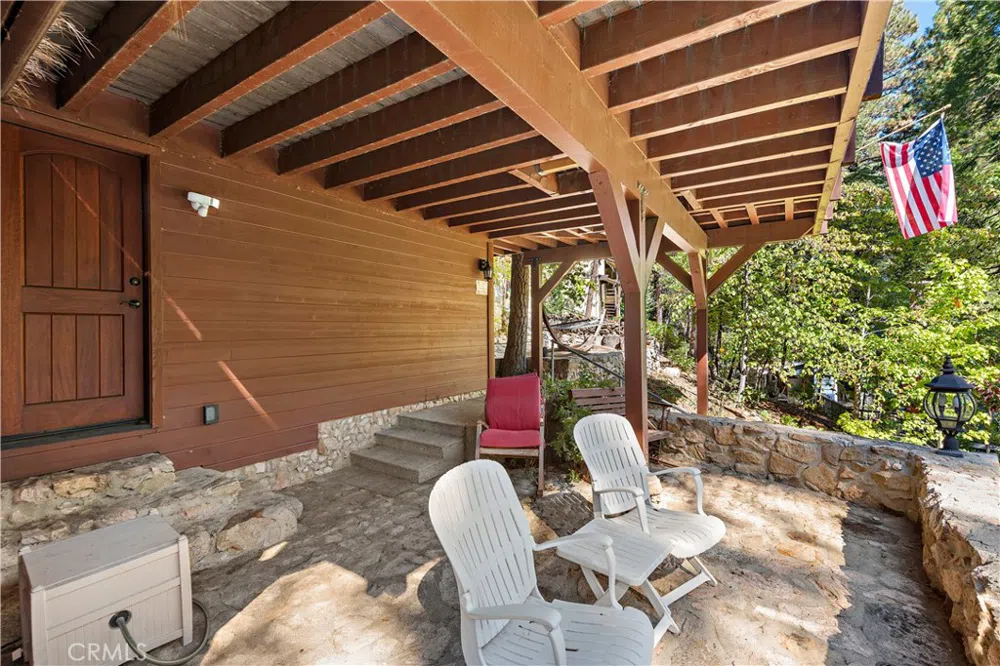 400 Cottage Grove Road Lake Arrowhead, CA 92352