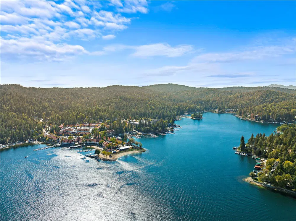400 Cottage Grove Road Lake Arrowhead, CA 92352