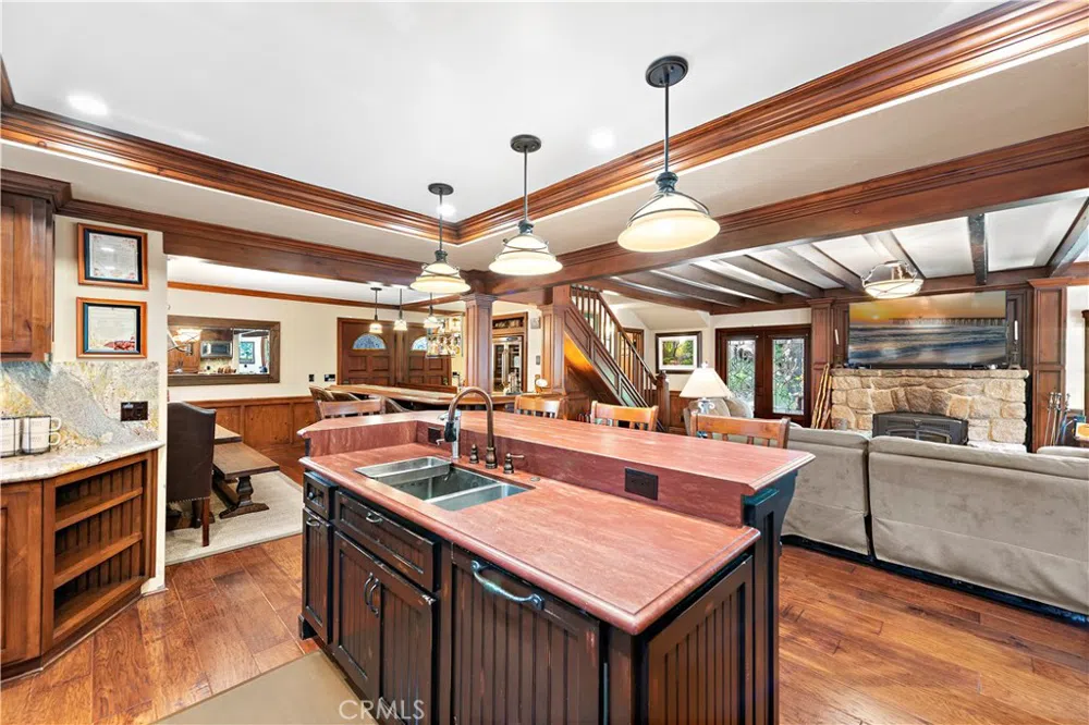 400 Cottage Grove Road Lake Arrowhead, CA 92352