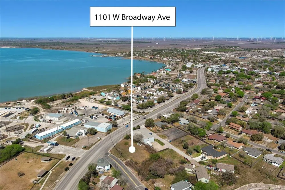 1011 W Broadway Avenue Portland, TX 78374