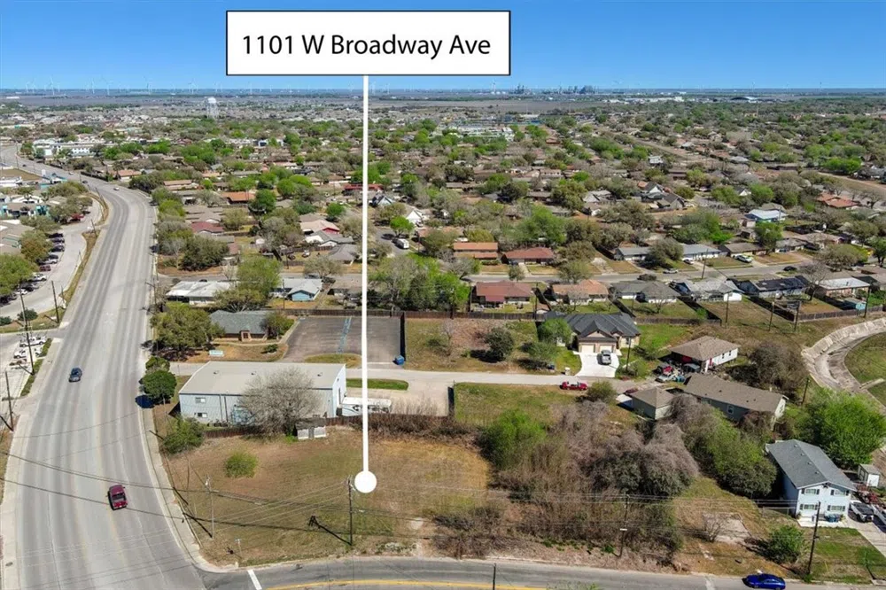 1011 W Broadway Avenue Portland, TX 78374