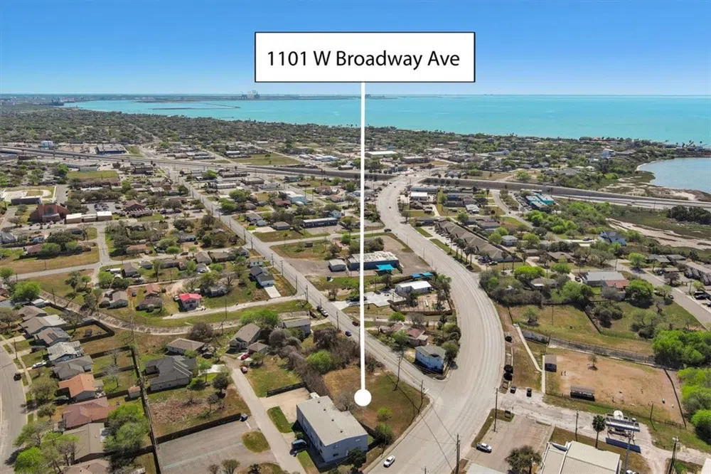 1011 W Broadway Avenue Portland, TX 78374