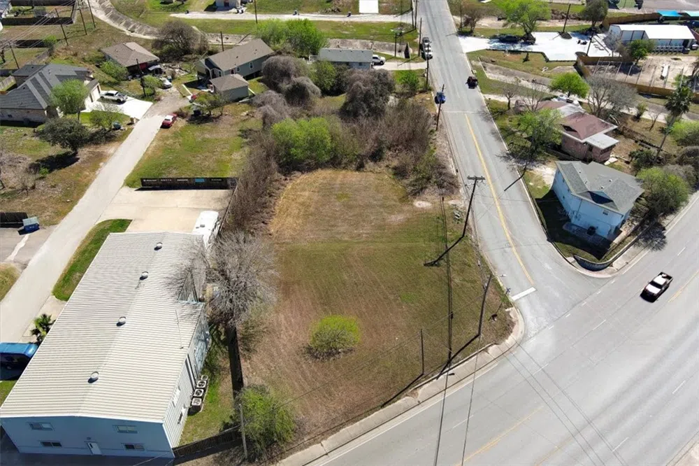 1011 W Broadway Avenue Portland, TX 78374