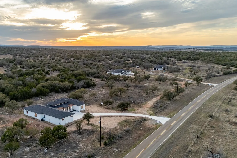 6425 Ranch Road 962 W Round Mountain, TX 78663