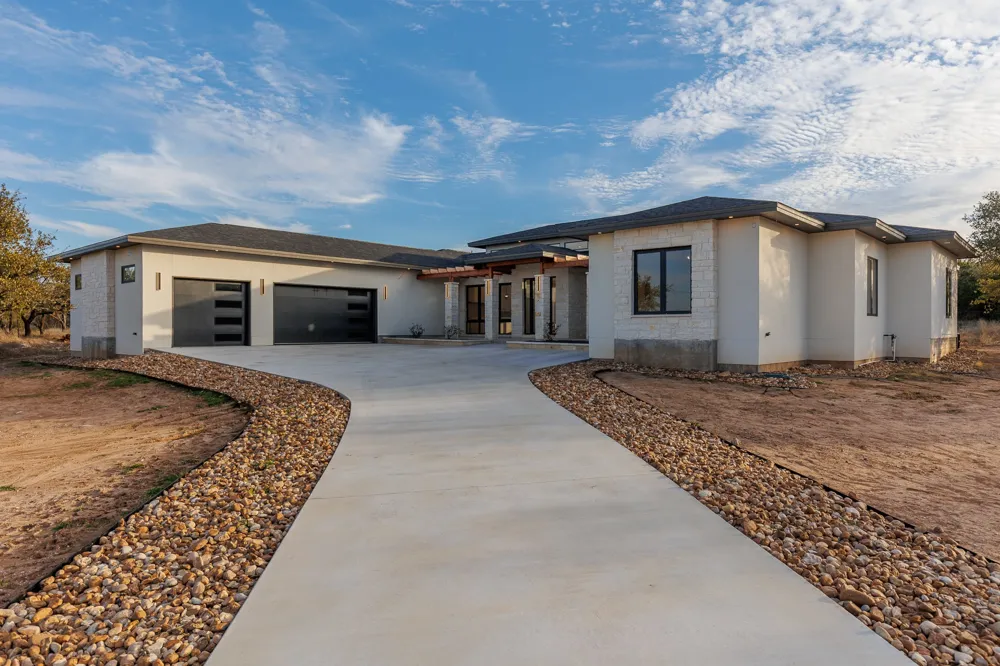 6425 Ranch Road 962 W Round Mountain, TX 78663