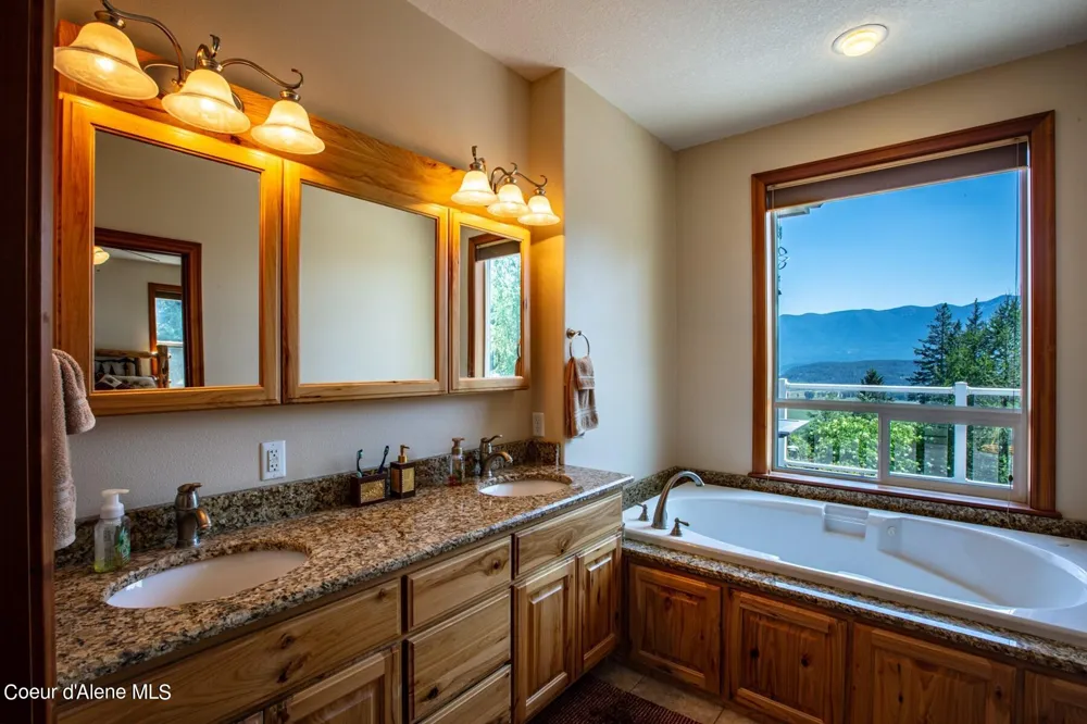 1524 Sunrise Road Bonners Ferry, ID 83805