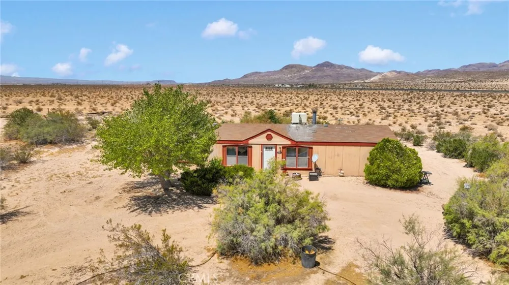 37132 Coyote Lake Rd Newberry Springs, CA 92398