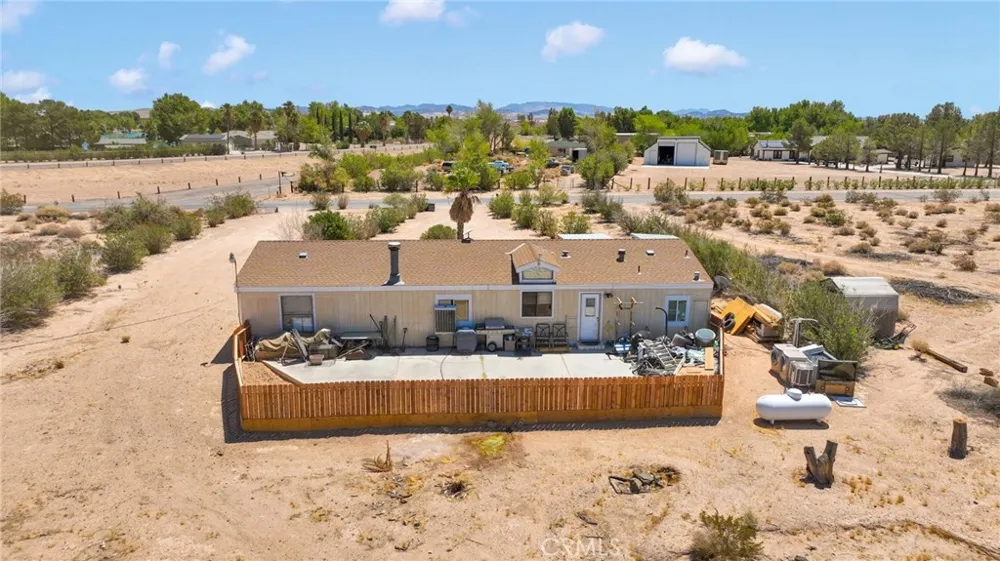 37132 Coyote Lake Rd Newberry Springs, CA 92398