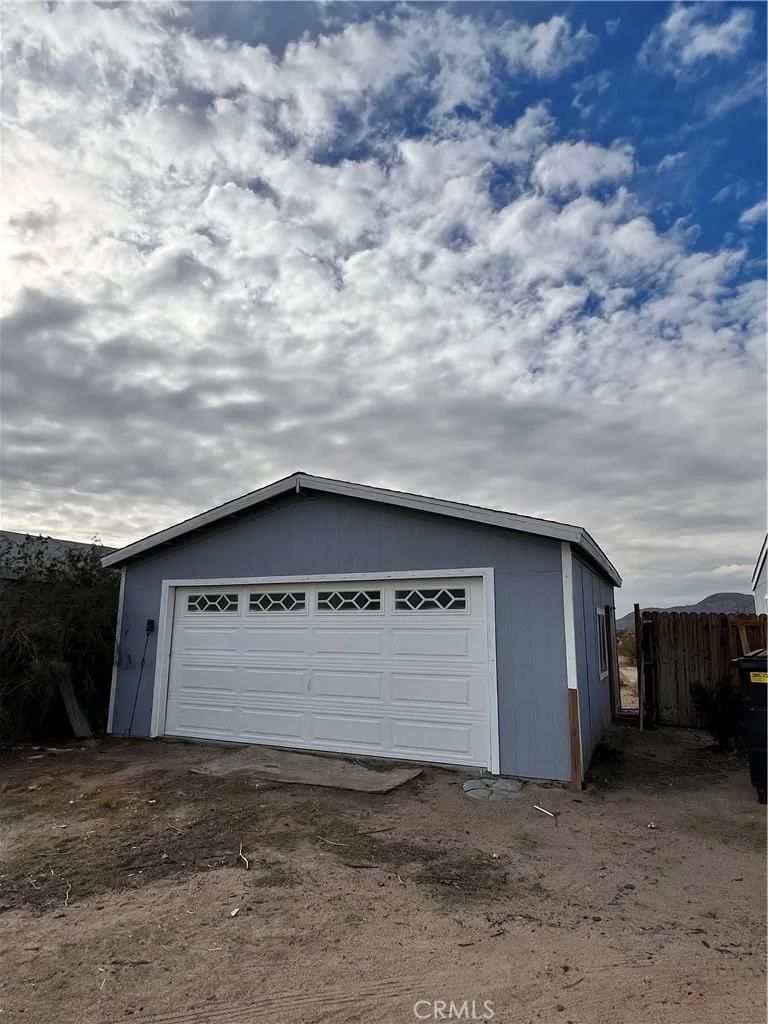 37132 Coyote Lake Rd Newberry Springs, CA 92398