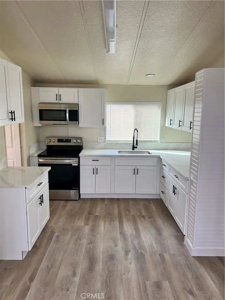 37132 Coyote Lake Rd Newberry Springs, CA 92398