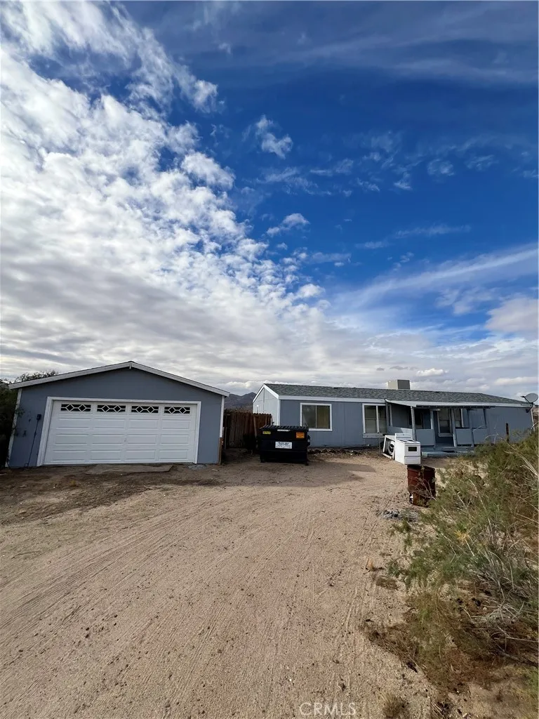 37132 Coyote Lake Rd Newberry Springs, CA 92398