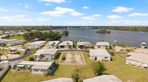 362 SHORELAND DRIVE