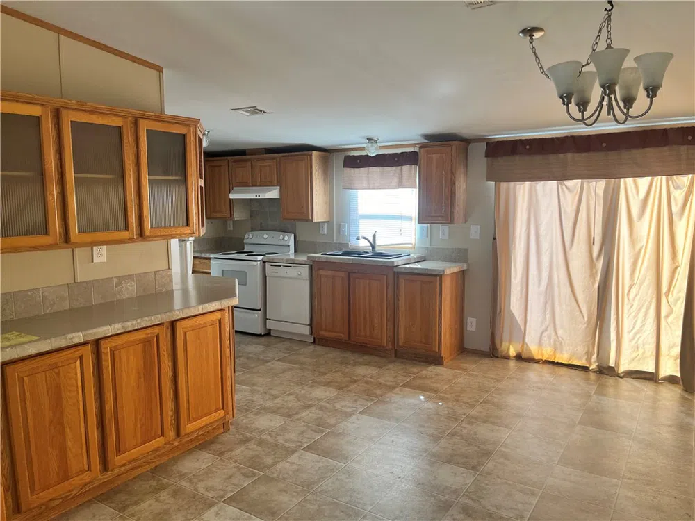215 Elsie Avenue Agua Dulce, TX 78330