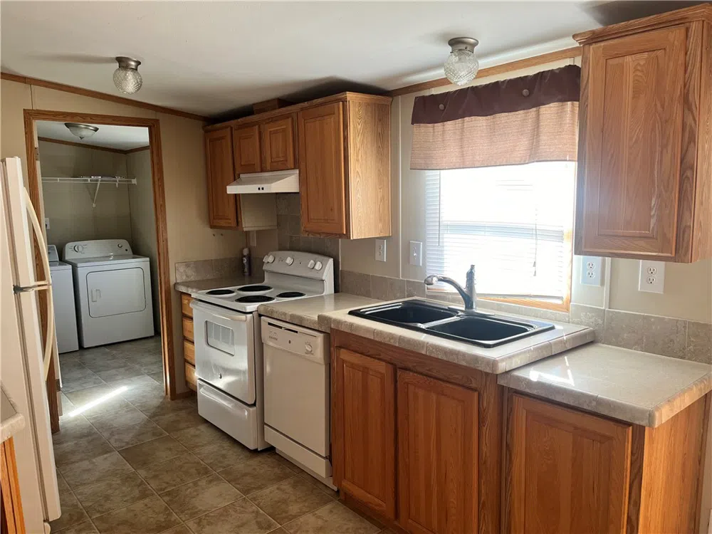 215 Elsie Avenue Agua Dulce, TX 78330