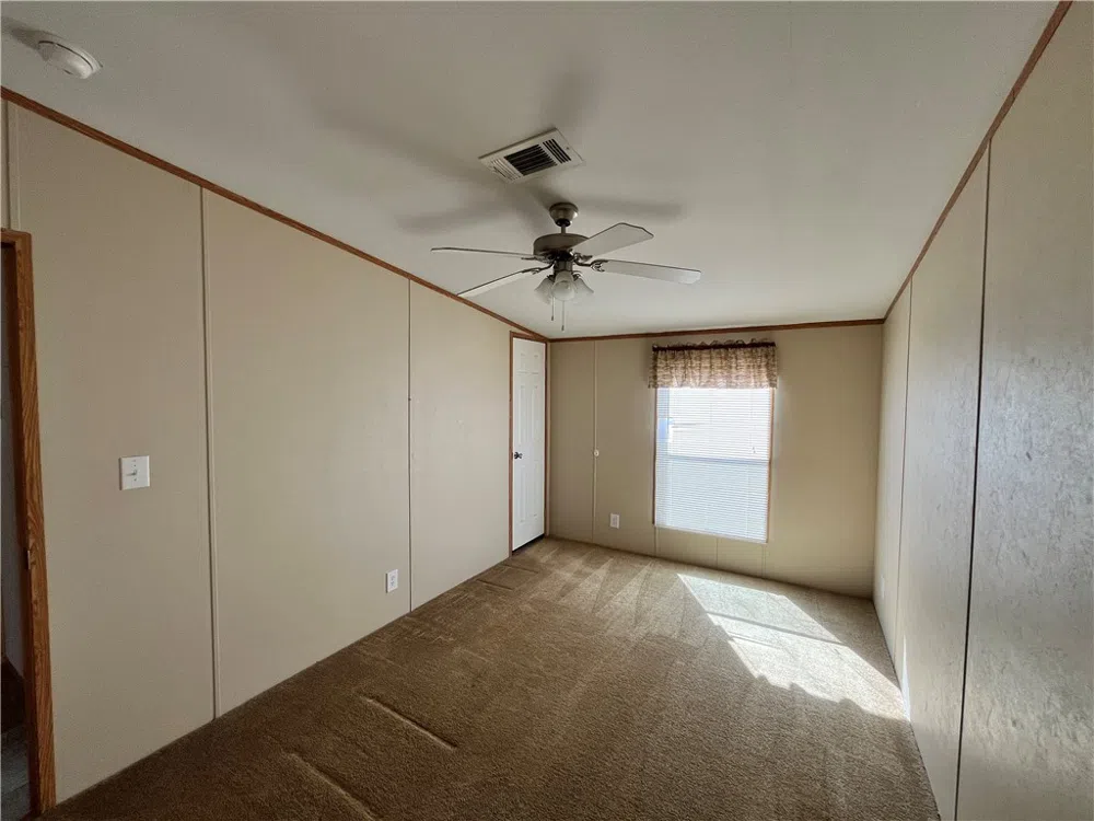 215 Elsie Avenue Agua Dulce, TX 78330