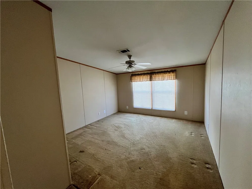 215 Elsie Avenue Agua Dulce, TX 78330