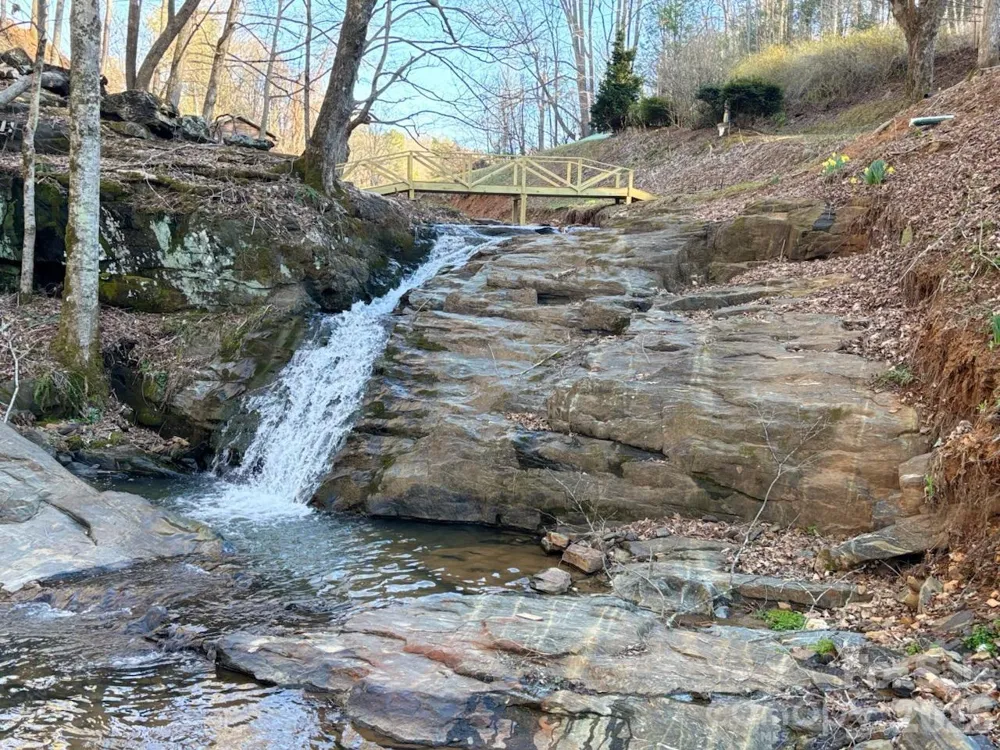 324 Marble Mine Road Bakersville, NC 28705